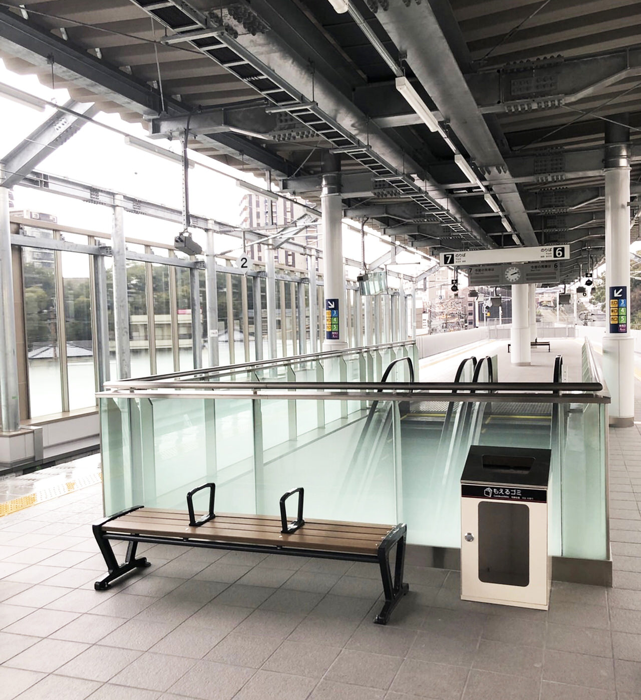 北九州の駅舎・構内の納入事例